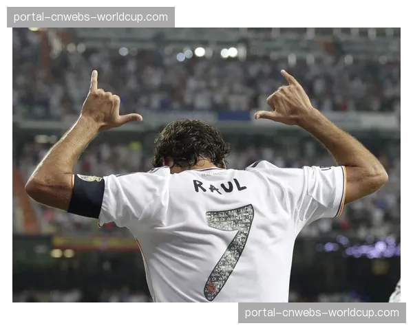 即时战报:贝林厄姆后插上破门,皇马利用对手肋部空虚取得领先 即时战报:贝林厄姆后插上破门,皇马利用对手肋部空虚取得领先